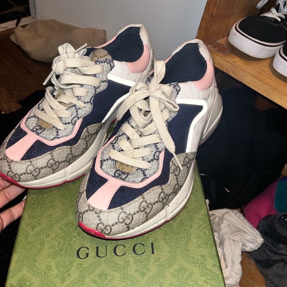 COPY - Gucci sneakers. Size 38 like new. Python